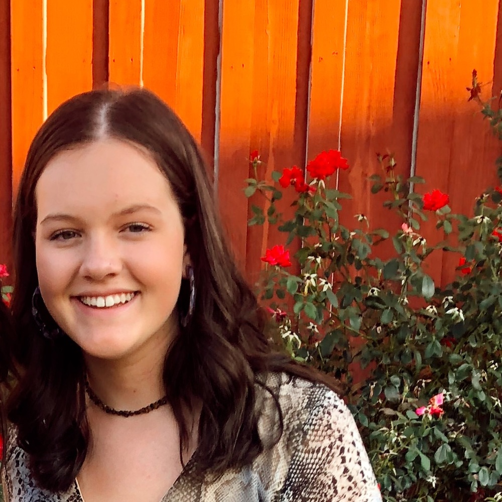 Meet your Posher, Halli